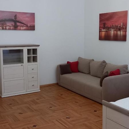 Двох Рівневі Апартаменти В Центрі 利沃夫 外观 照片
